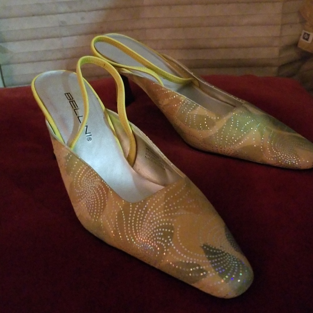 NWOT Bellini Suede mules